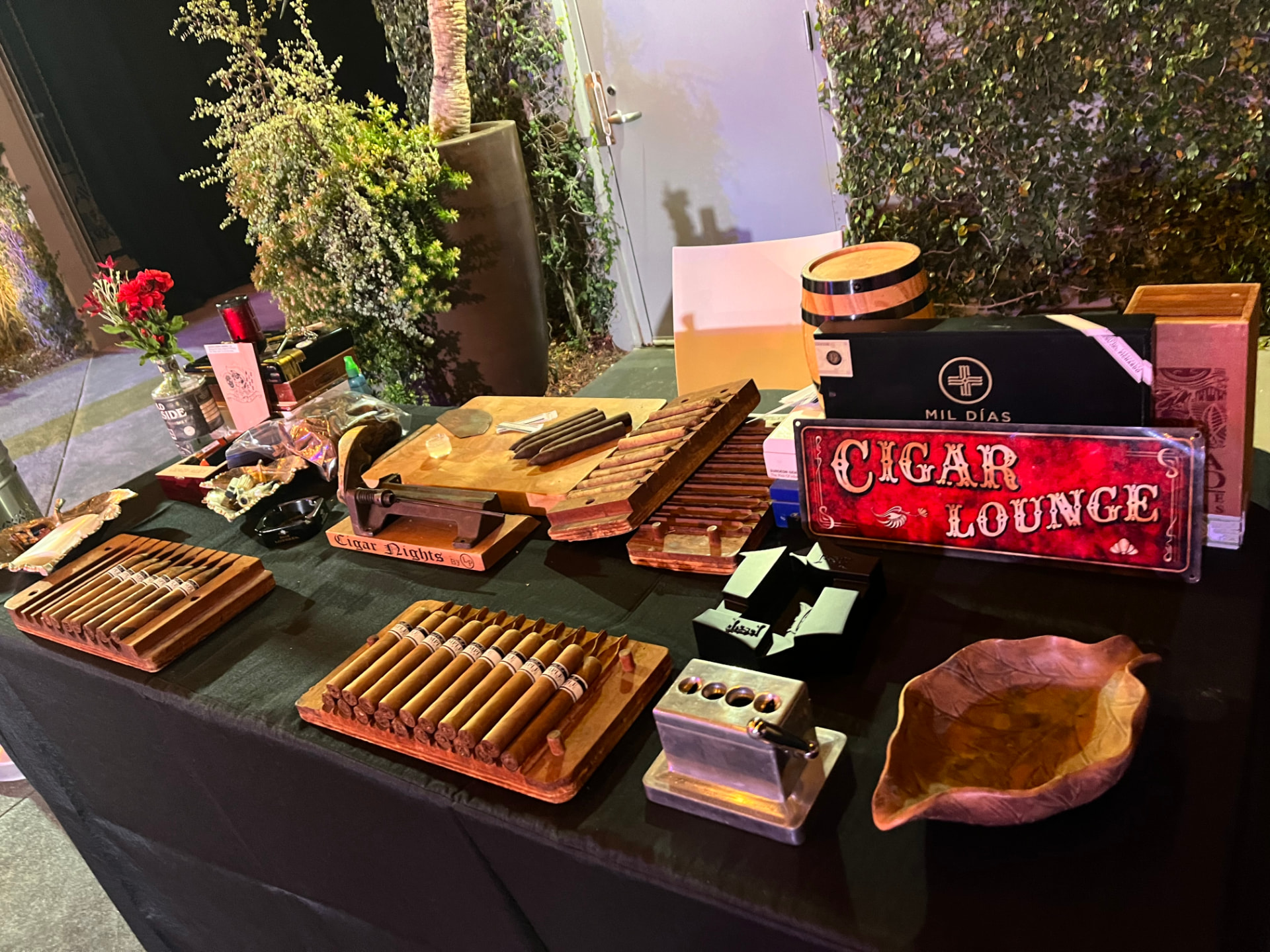 Cigar Rolling in Wisconsin: Hire a Live Cigar Roller for Weddings & Events